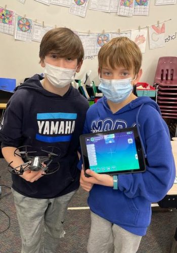 Drone Club 3rd-6th grade students the basics of drones!
